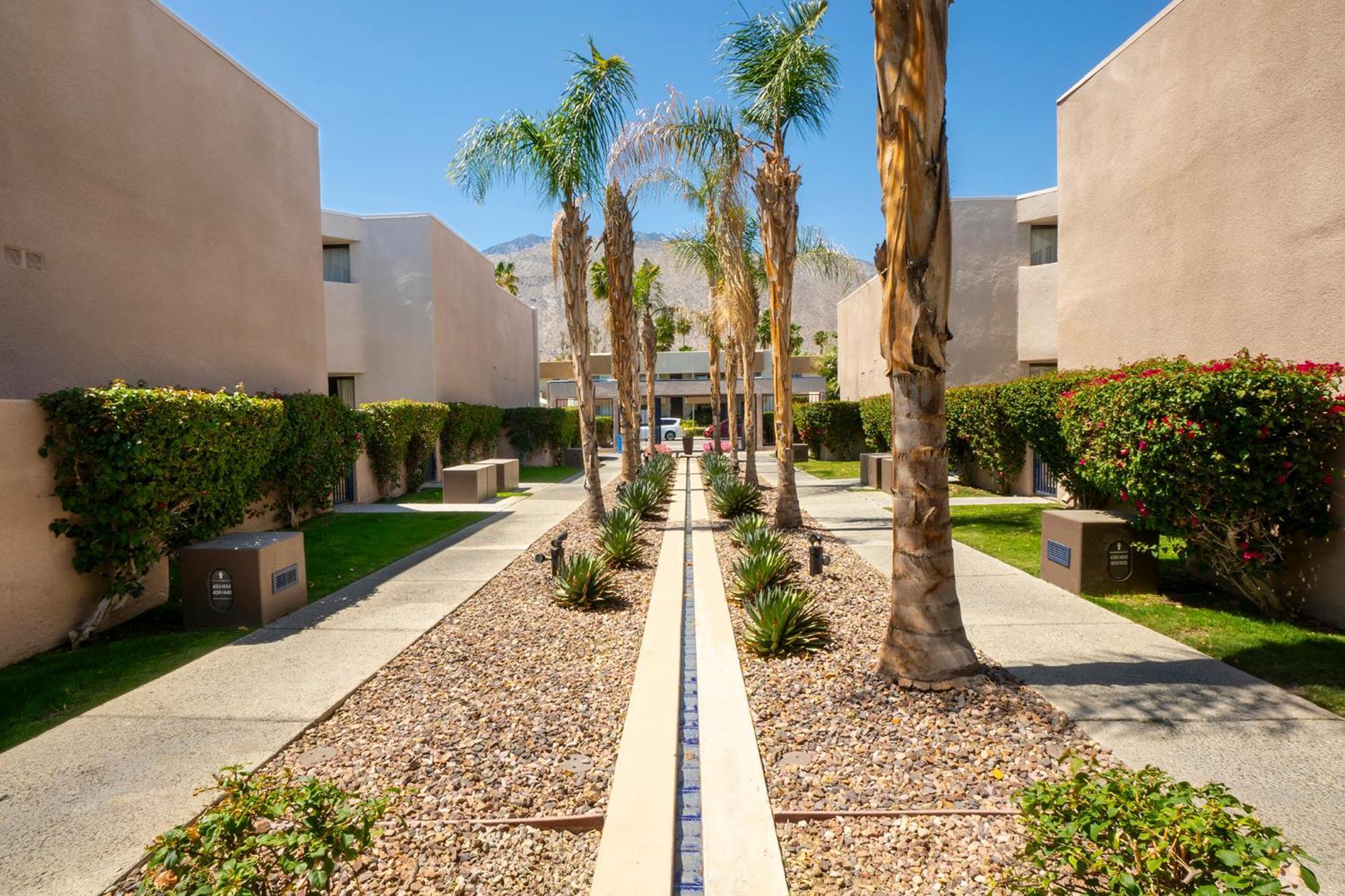 Vista Mirage Resort 2*